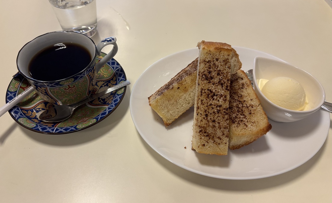 気になっていた喫茶店へ
