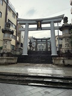 雨の中の神社⛩️